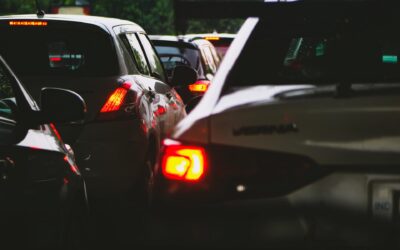 Cuándo es obligatorio utilizar la luz de emergencia del coche